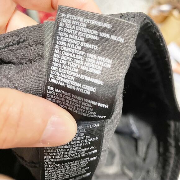 The North Face Women Size 4 Black Shorts - Picture 5 of 5